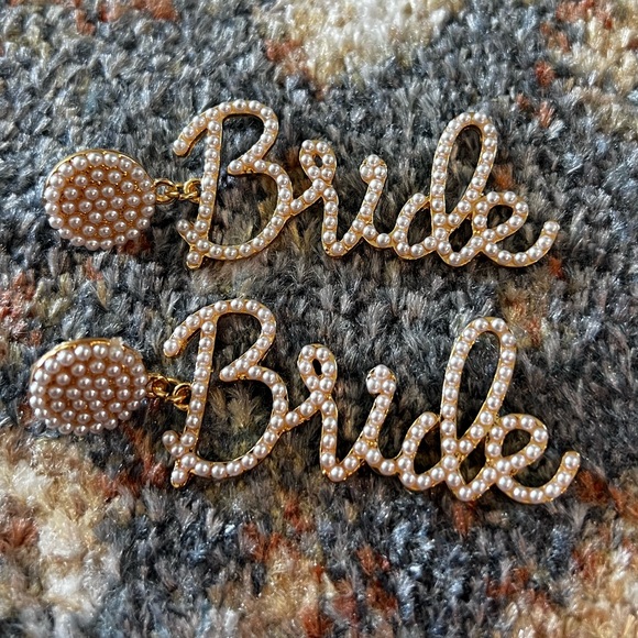 NEW Gold and Pearl Bride Earrings - Picture 3 of 4